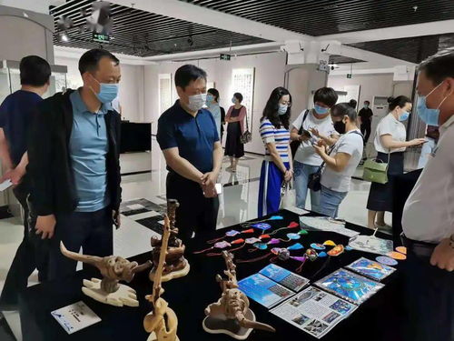 2021年内蒙古自治区残疾人及残疾人工作者文创产品书法绘画摄影展在呼和浩特市美术馆开幕