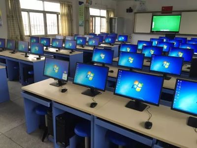 江海区校园科技新风尚 计算机教育点亮未来，家长见证孩子成长新篇章